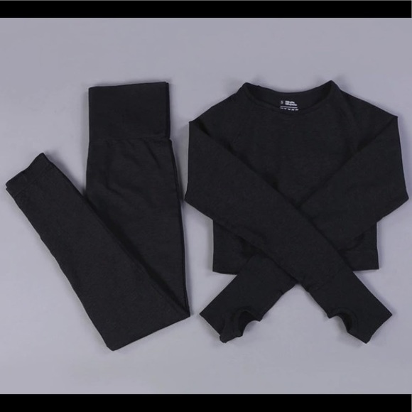 2-Piece Black Vital Seamless Leggings + Top Set - Picture 3 of 5